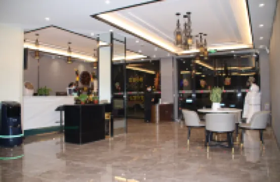 Jichu Chain Hotel Huarong Huarong Avenue
