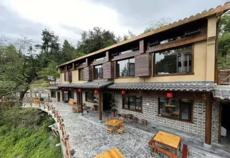 Wudang Mountain Funing residents stay Отели рядом с достопримечательностью «Langmei Temple»