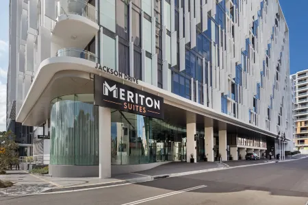 Meriton Suites Mascot Central Отели в г. Sydenham