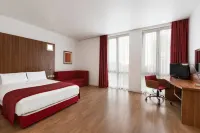 Ramada Encore by Wyndham Leicester City Centre Hotels near Mammoth Lake