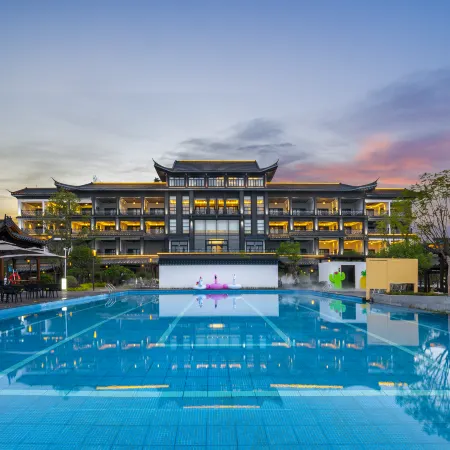 Nine View Lake Fondney Hot Spring Hotel