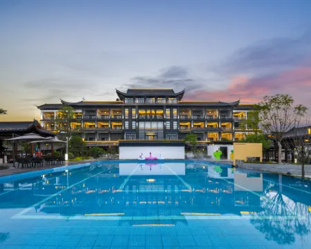 Nine View Lake Fondney Hot Spring Hotel Hotels in Xingning