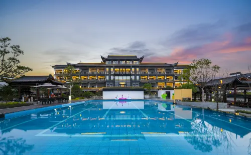 Nine View Lake Fondney Hot Spring Hotel Hotels in Xingning
