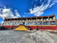 Nima Golden Dragon Hotel Hotels in Nyima County