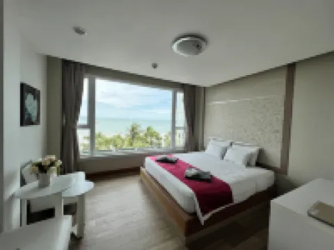 The Beach Front Resort, Pattaya