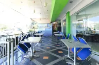 Al-Badar Hotel Syariah Makassar Hotel a Somba Opu