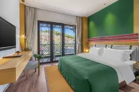 Chuxiong Golden Tianhua Hotel (Chuxiong Station Yiren Ancient Town) - bar