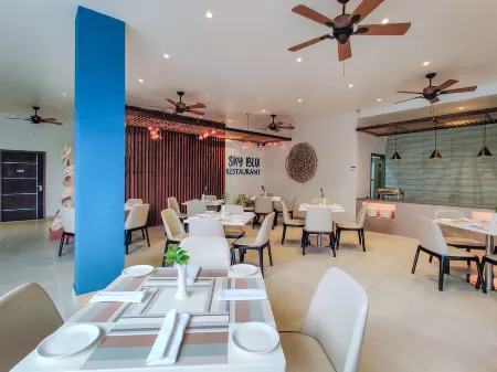 Sky Beach Maldives - Dhiffushi Отели рядом с достопримечательностью «Meeru Island Resort and Spa»