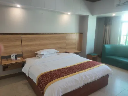 Dongfang Jinlusheng Hotel Отели рядом с достопримечательностью «Dongfang Museum»