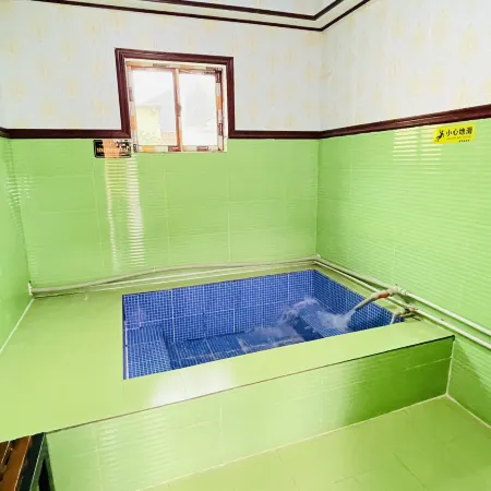 Four Seasons Wenshu Homestay
