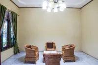 OYO 92075 Sky Residence Mawar Hotels in Medan Johor