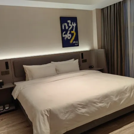 7 Days Premium Hotel (Cao County Ginza Mall Dejia Building)