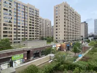 Isure Airbnb Hotel (Luchaogang Park）