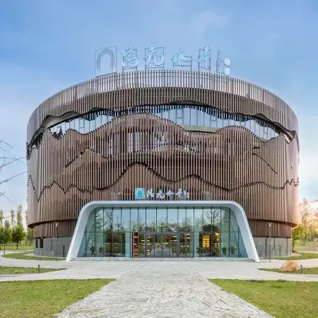 Yunzhu Lake Sunshine Waterfront Hotel