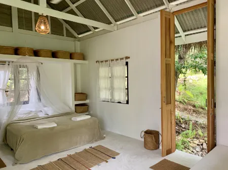 Coconut Beach Bungalows Отели рядом с достопримечательностью «Bottle Beach»