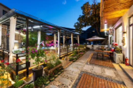 Floral Hotel · Yesanpo Mountain and Water Habitat hotel (Yesanpo Yunxigu Branch)