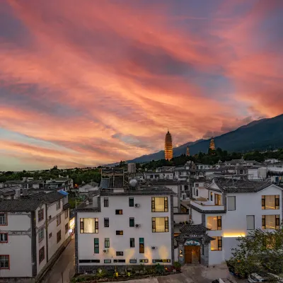 Perched Mountain Homestay Hotels near The Chongsheng Temple And The Three-Pagoda Culture Tourist Area