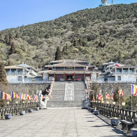 Taining Emeifeng Qingyun Zen Dwelling