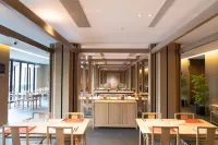 Longyou Longtian Xinxiang Resort Hotel