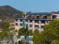 Lushan Cha'an Homestay (Sandiequan Waterfall Branch, East Gate of Lushan Mountain Scenic Area) Hotels in Mount Lu