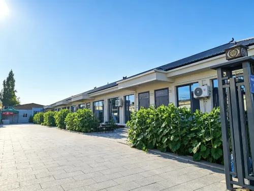 Orange Courtyard Homestay - Homestays