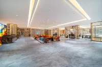 Grand Rezen Hotel Zhaosu  (Tianma International Tourism Cultural Plaza Jiefang Street) - parking