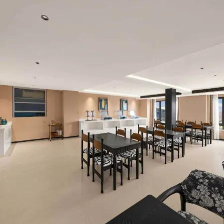 Lanju French Hotel (Guiyang Southwest Trade City Branch)
