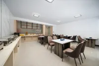 Yiqun Hotel (Guiping Xishan Xinggui Road) - parkir