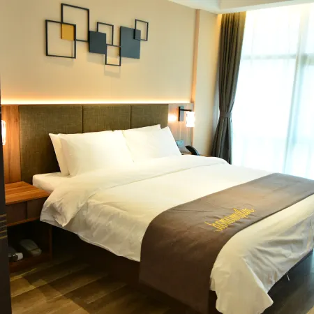 Homeinn Plus Hotel (Donghai Pedestrian Street Railway Station) Hotels in Donghai