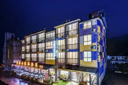 Orange Hotel Отели рядом с достопримечательностью «Three Natural Bridges»