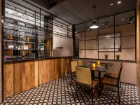 Yat house (Guangzhou Shangxiajiu Changshou Road Subway Station Store) Hotels near Li Wan