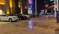 โรงแรมเวียนนา อินเตอร์เนชั่นแนล (ถนนหงหวู่ ซู่หยู) - ที่มีที่จอดรถ