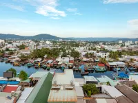 THE EMPIRE Hotels near Ham Ninh