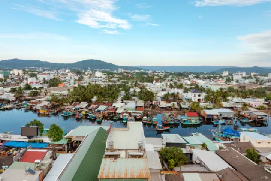 THE EMPIRE Отели рядом с достопримечательностью «Chinh Toa Dalat»