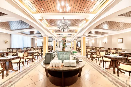 Foshan Sanshui ShiHuang Garden Hotel Отели рядом с достопримечательностью «Guangdong University of Business Studies»