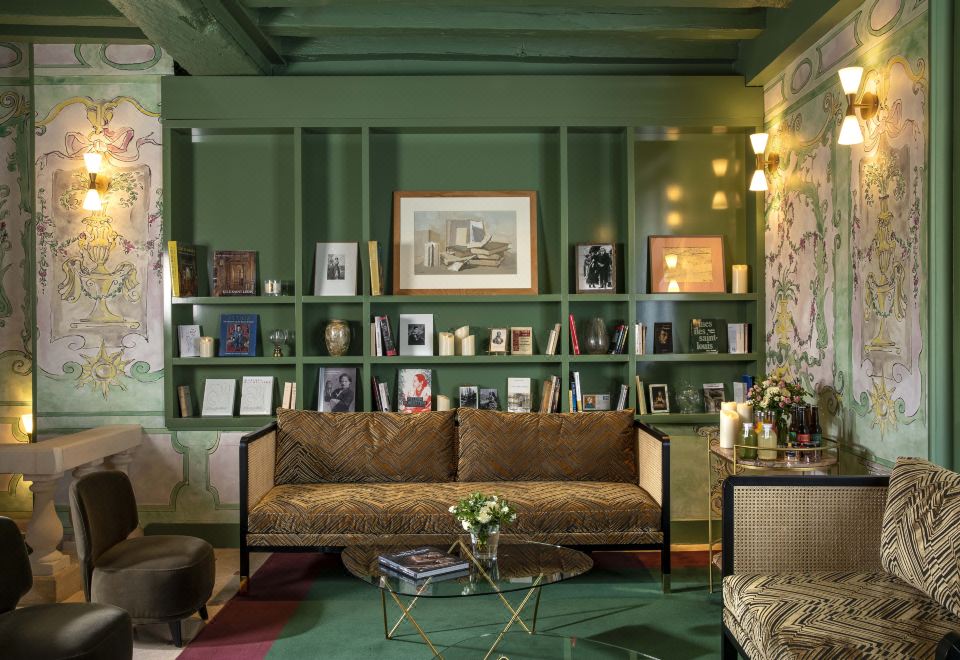 오텔 데 두-일 - 노트르담 외부 전경