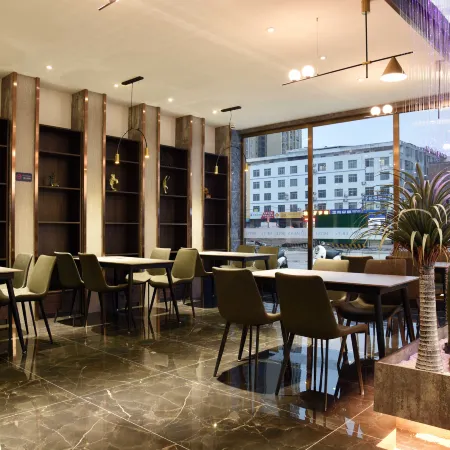 ALAN Qingyun Hotel (Guigang Qingyun Bridge)