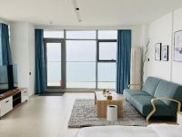 太平湖简画公寓 - 270度超大露台湖景大床房