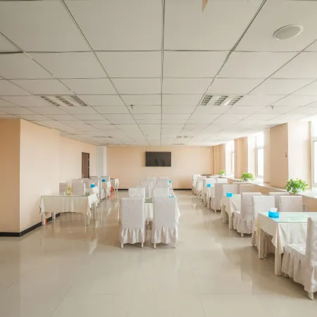 Super 8 Hotel (Zoucheng Yiwu Trade City)
