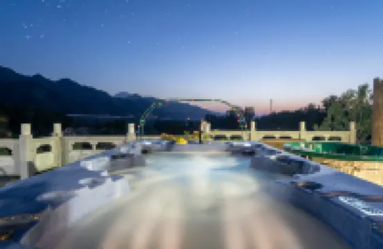 Huangchuan Zhuyun Xuju Hot Spring Homestay