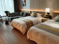 和田金鷹国際ホテル（團結広場） ホータン市のホテル