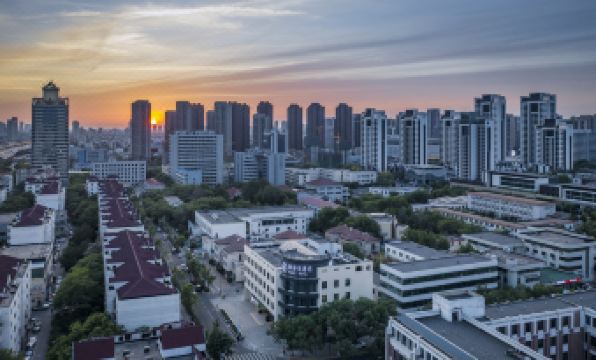 PALACE HOTELS(Tianjin Binhai New Area Tanggu High Speed Railway Station)