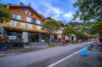 Guiranju Light Luxury Guesthouse - บริการรถรับส่ง