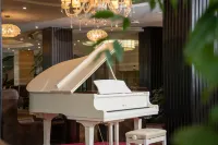 Xiongxuan Hotel (Dali Lushan Ancient City High-speed Railway Station)