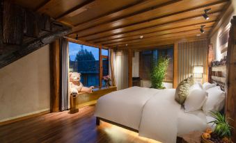 Mansuiguanshan Holiday Hall