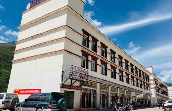 比如尚悦大酒店