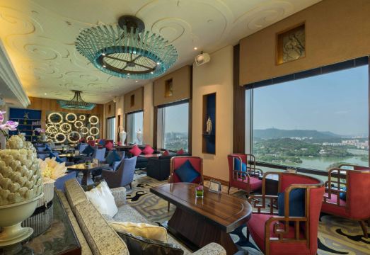 2. 칸데 인터내셔널..