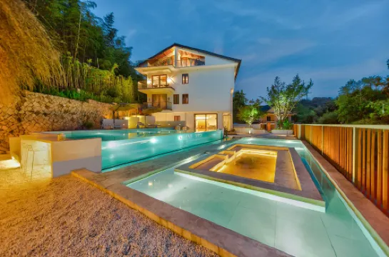 莫干山奢隱度假民宿（庾村店）