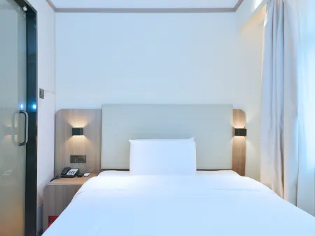 HanTing Hotel (Shenzhen Nanshan Subway Station)