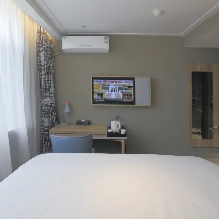 Hejilai Hotel (Korla Youth Road People's Square)